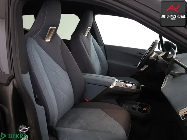 BMW iX view 11