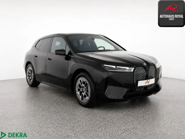 BMW iX view 7