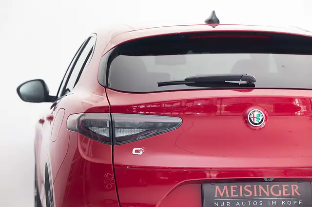 Alfa Romeo Stelvio Veloce 2,0 16V 280 AT8 Q4 Ansicht 3