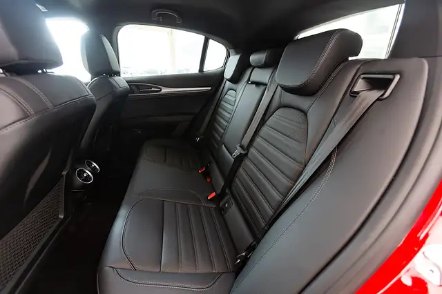 Alfa Romeo Stelvio Veloce 2,0 16V 280 AT8 Q4 Ansicht 15