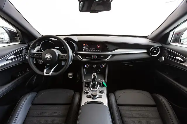 Alfa Romeo Stelvio Veloce 2,0 16V 280 AT8 Q4 Ansicht 5