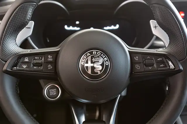 Alfa Romeo Stelvio Veloce 2,0 16V 280 AT8 Q4 Ansicht 6