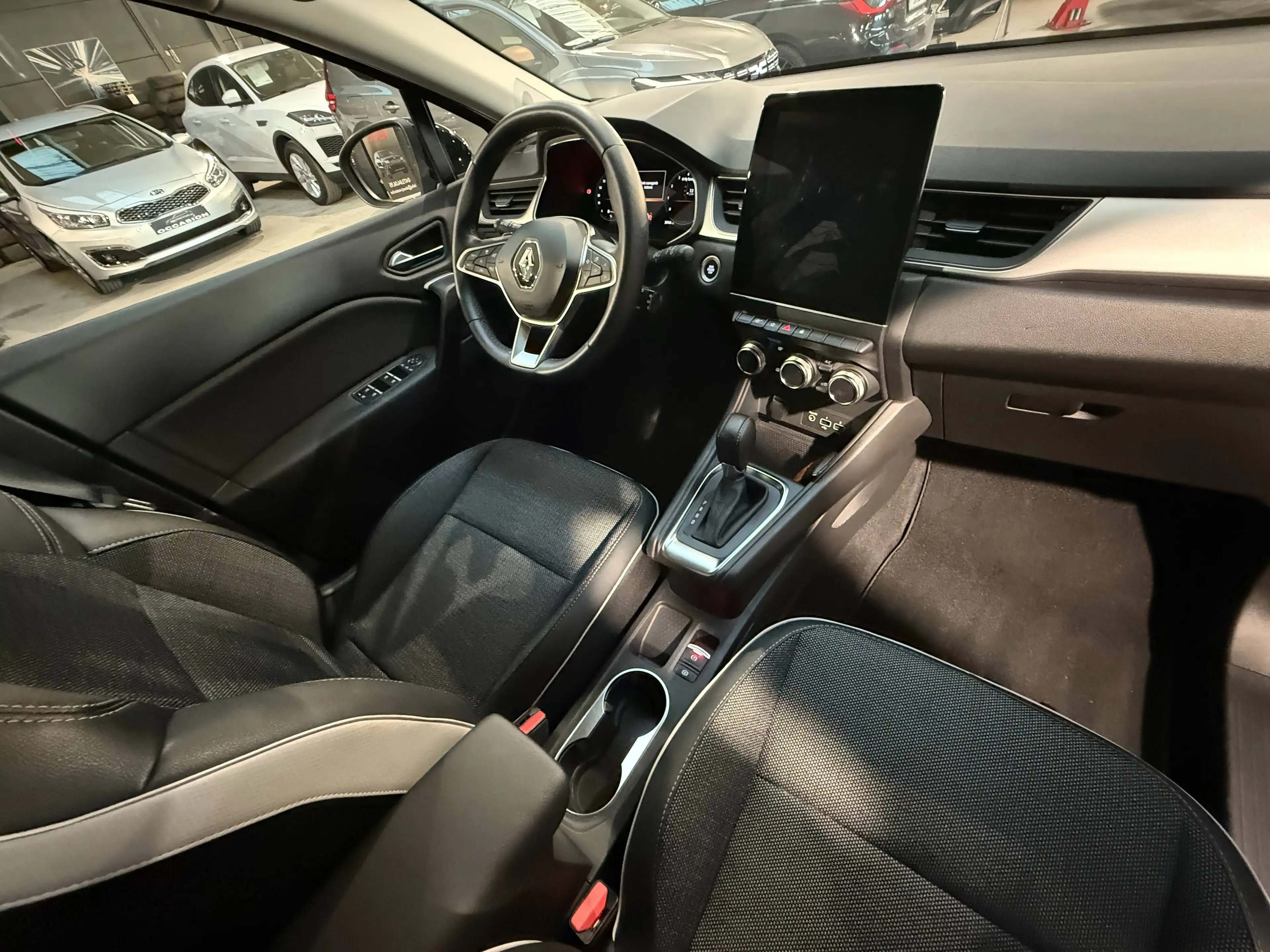 Renault Captur Captur 1.33 TCe MHEV Techno EDC GPF — photo 12