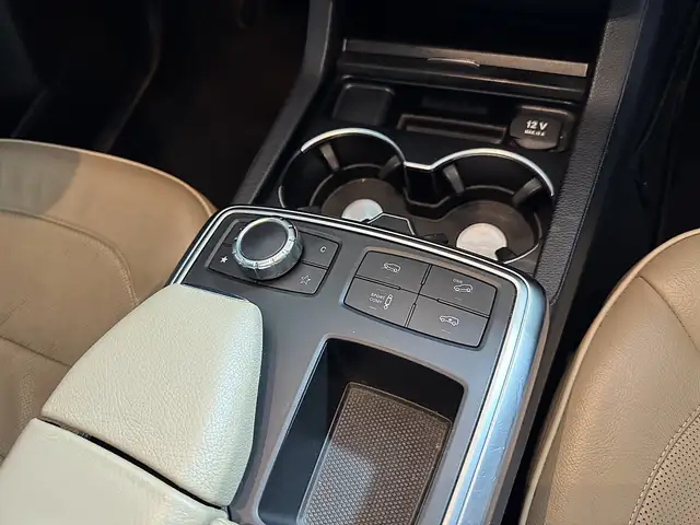 Mercedes-Benz M-Class view 12