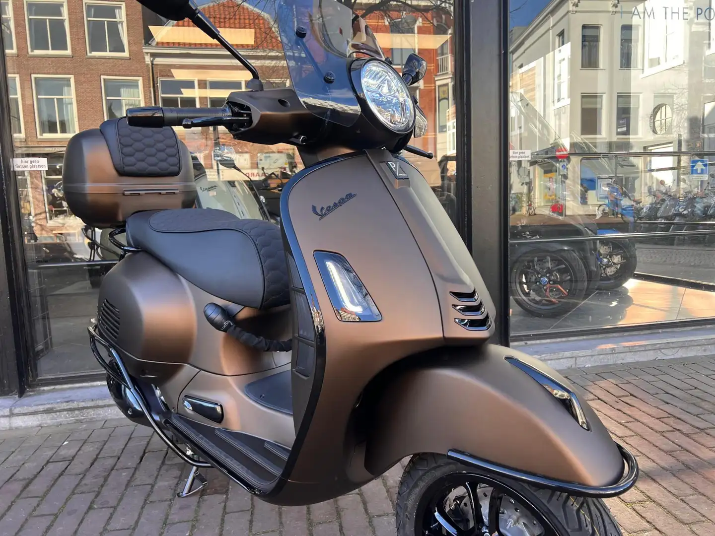 Vespa GTS Super Sport 310 Scooter SuperSport HPE EURO5+ SPECIALPAINT EXCLUSI Bruin - 2