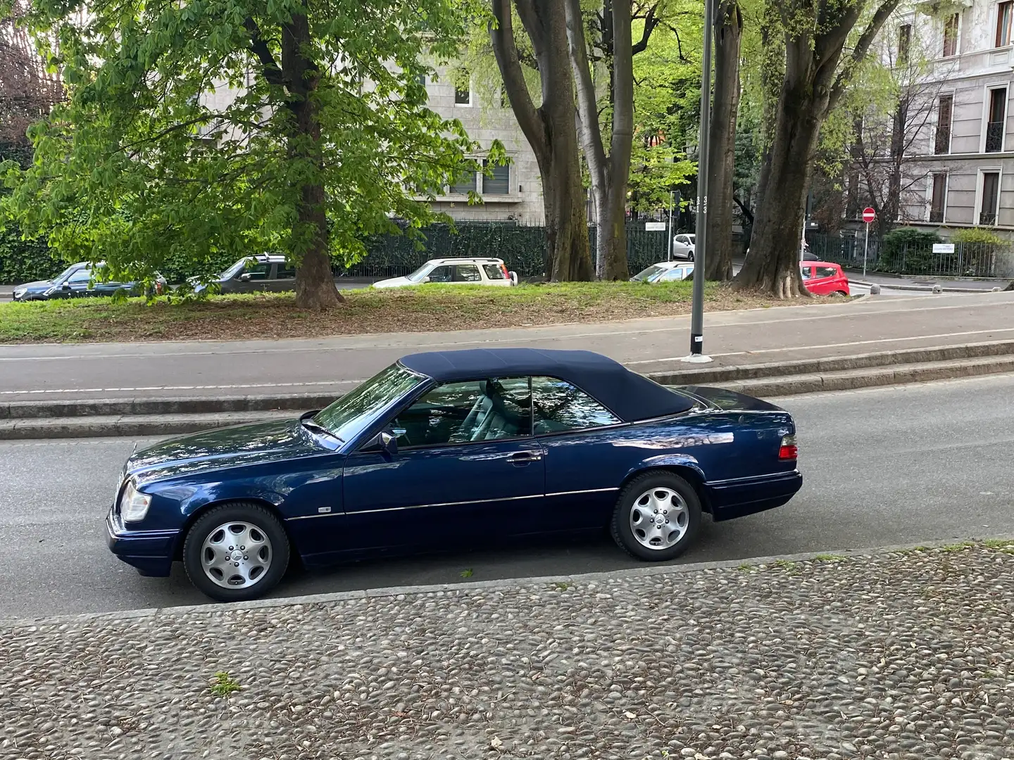 Mercedes-Benz E 200 Cabrio da concorso*Pubblicata - omologata ASI ORO Bleu - 1
