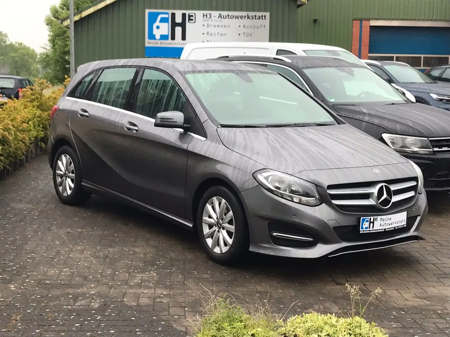 Mercedes-Benz B 180 AHK*TEMPO*PARK*SITZH.*NAVI* Top gepflegt Grau - 2