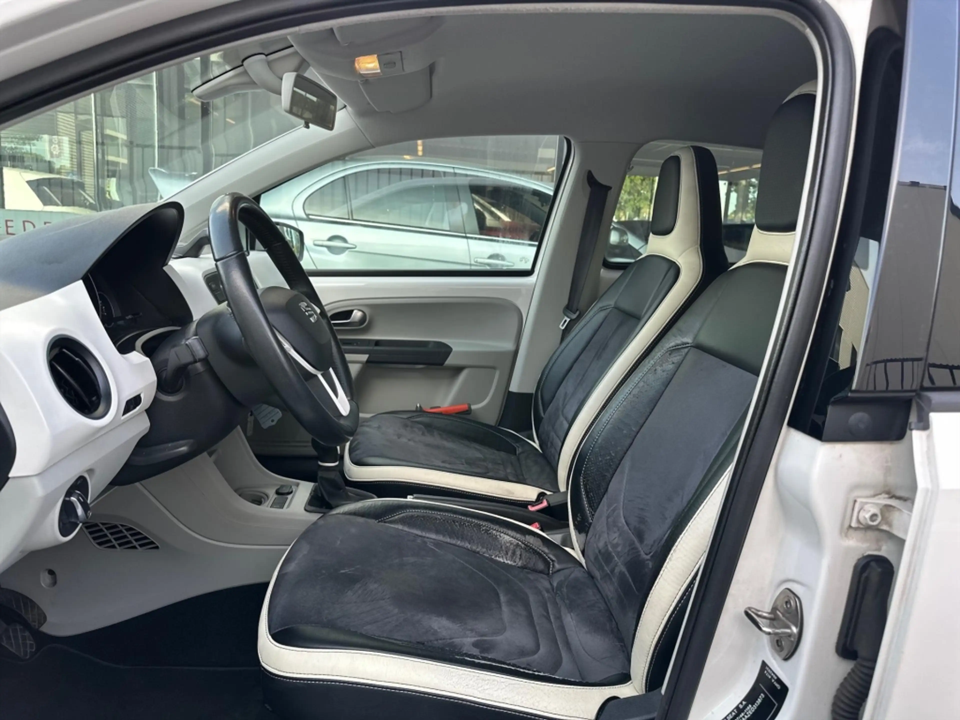 SEAT Mii 1.0 60pk Ecomotive 5D Style — photo 3