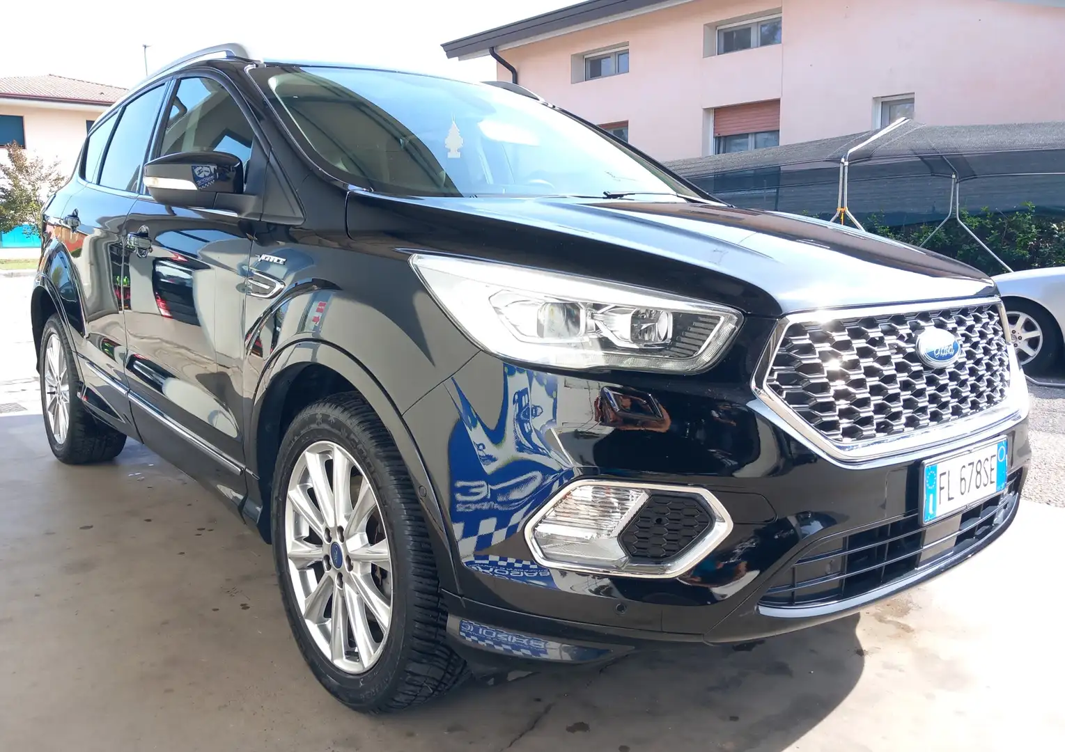Ford Kuga Kuga 2.0 tdci VIGNALE S&S AWD 150CV Powershift Nero - 1