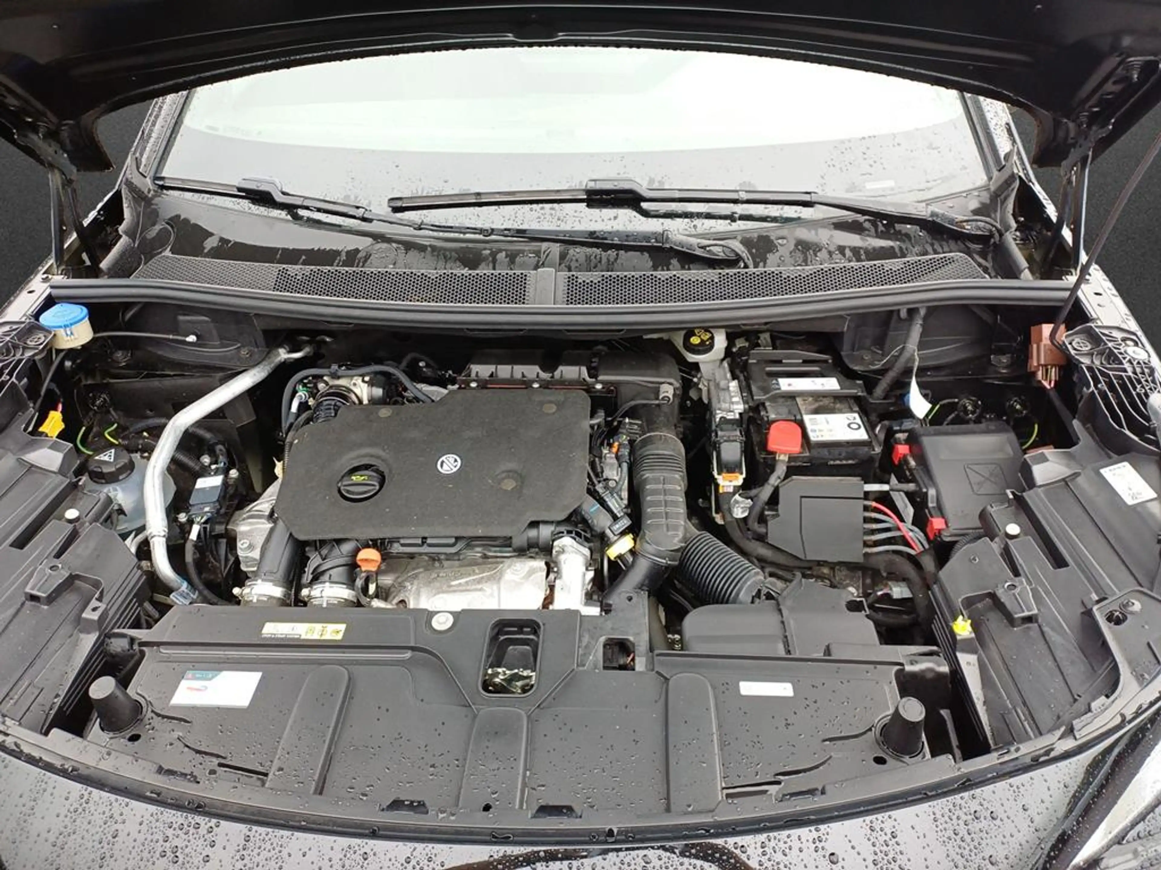 Peugeot 5008 GT BlueHDi 130 EAT8 — photo 8