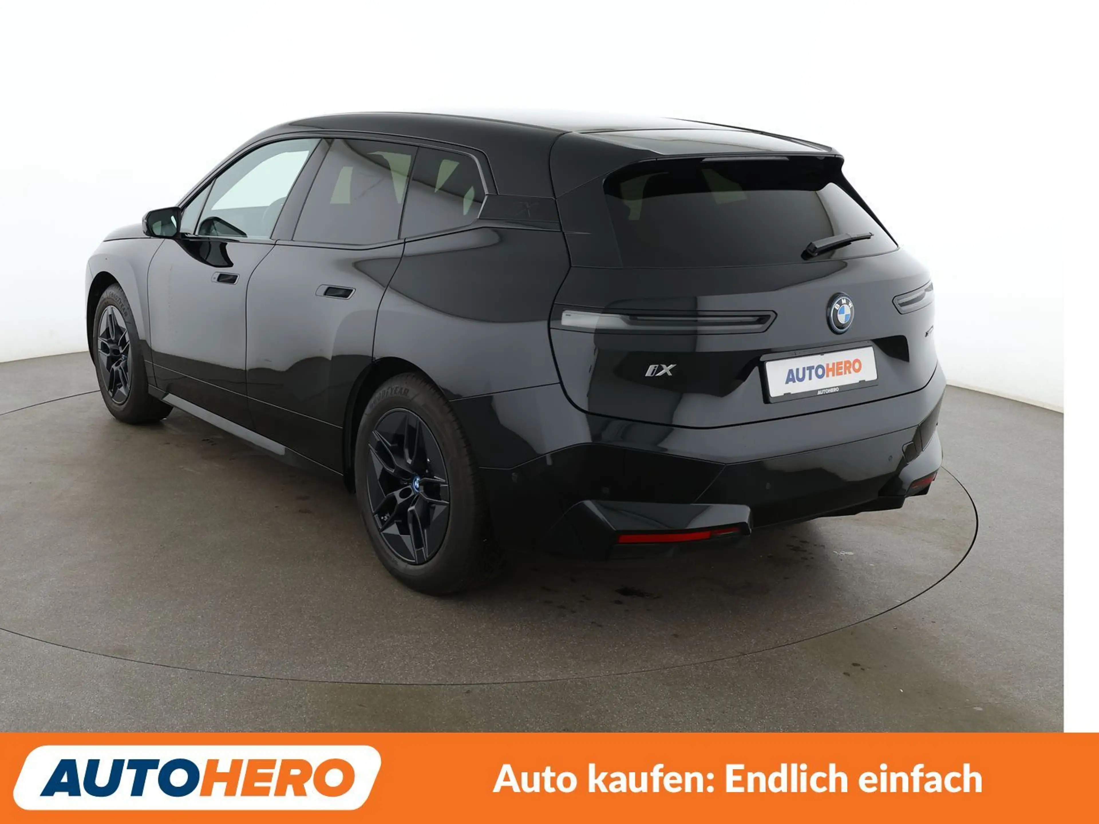 BMW iX iX 40 xDrive *NAV*HUD*ACC*360CAM*PDC*SHZ*ALU*KLIMA — photo 4