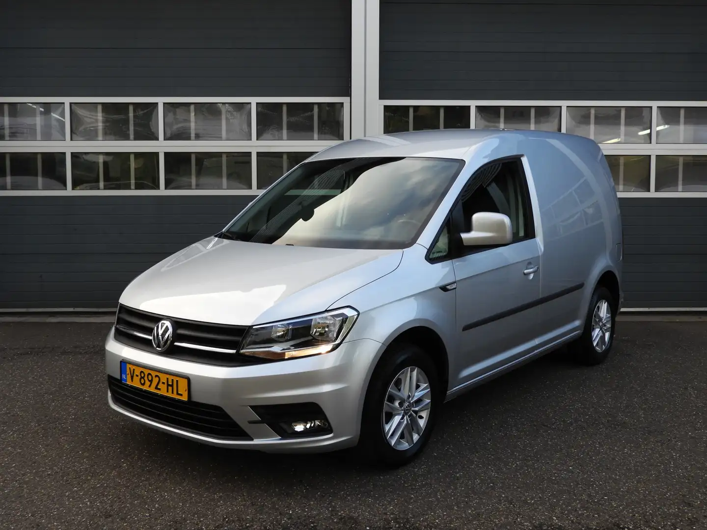 Volkswagen Caddy 2.0 TDI L1H1 BMT Highline NAV | CARPLAY | DAB Silber - 1