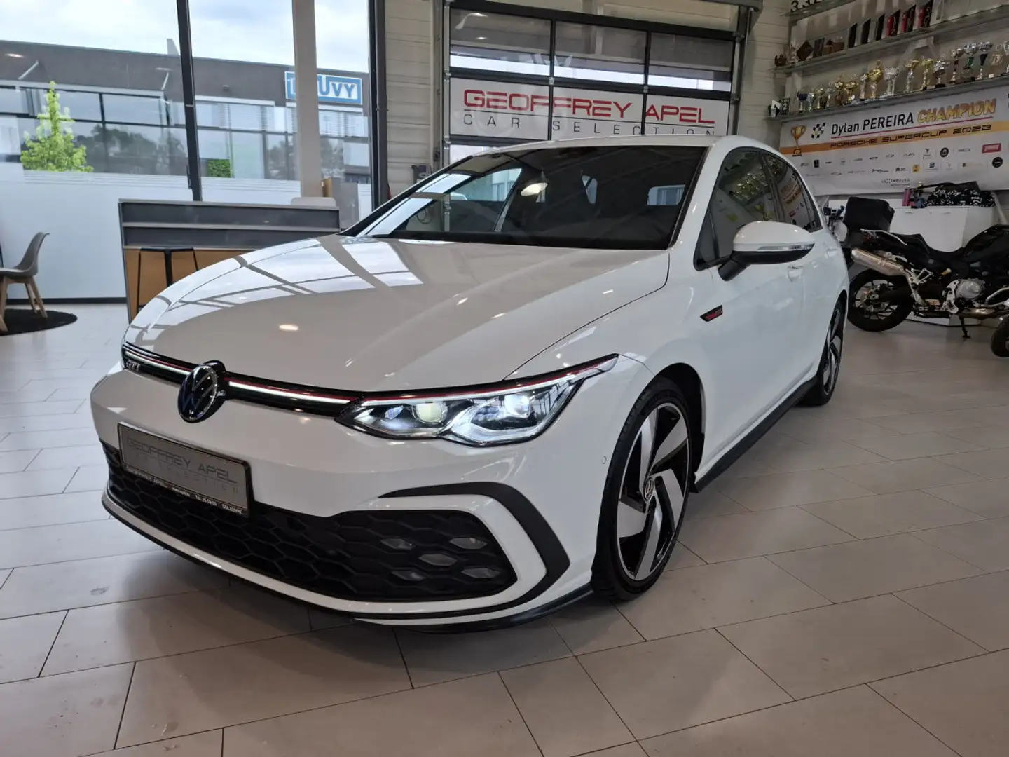 Volkswagen Golf GTI VIII 2.0 DSG 245 IQ. LIGHT,Camera,Led, Blanco - 1