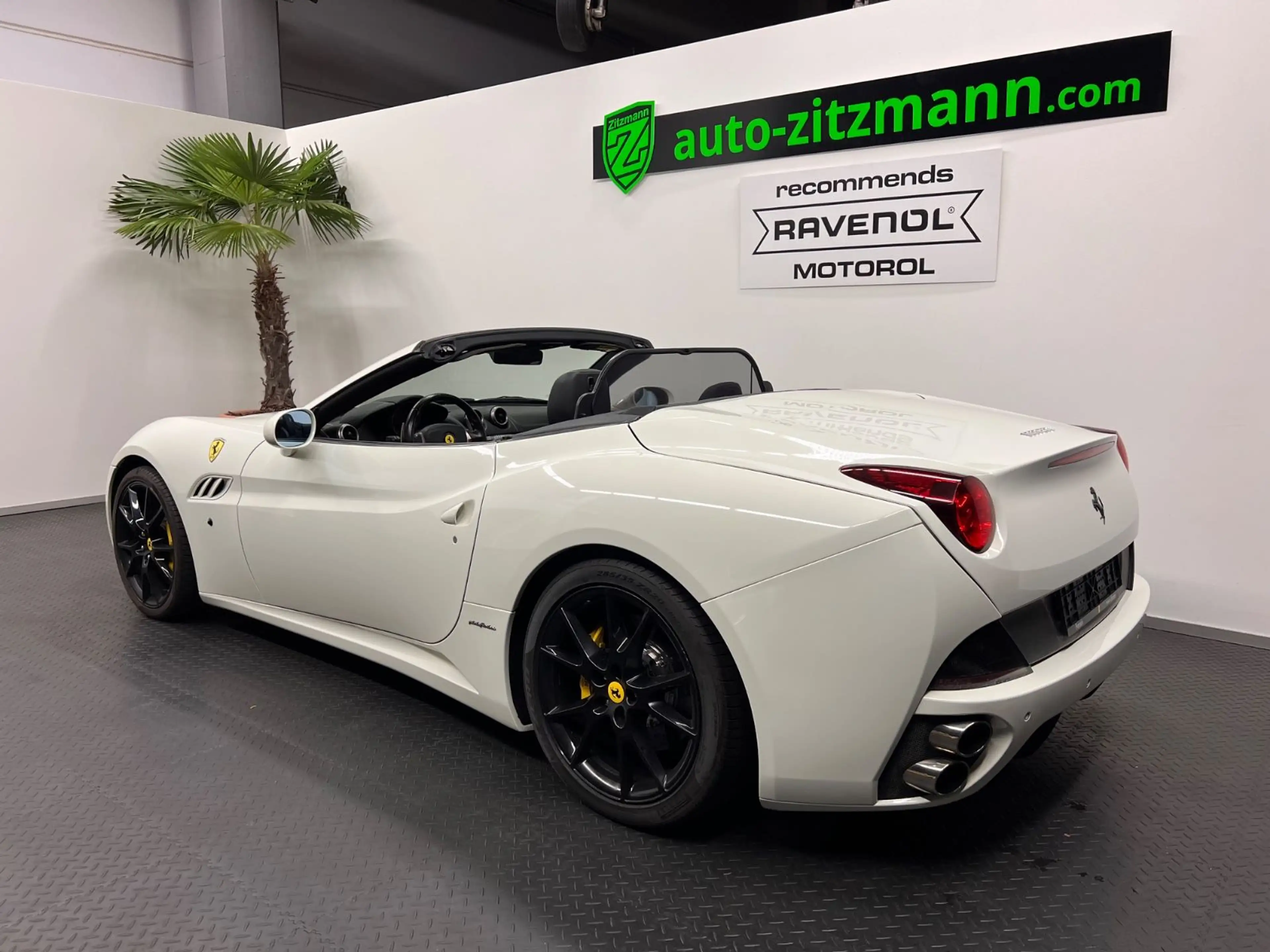 Ferrari California 4.3 V8 *KERAMIK*LEDER*NAVI*BI-XENON* — photo 4