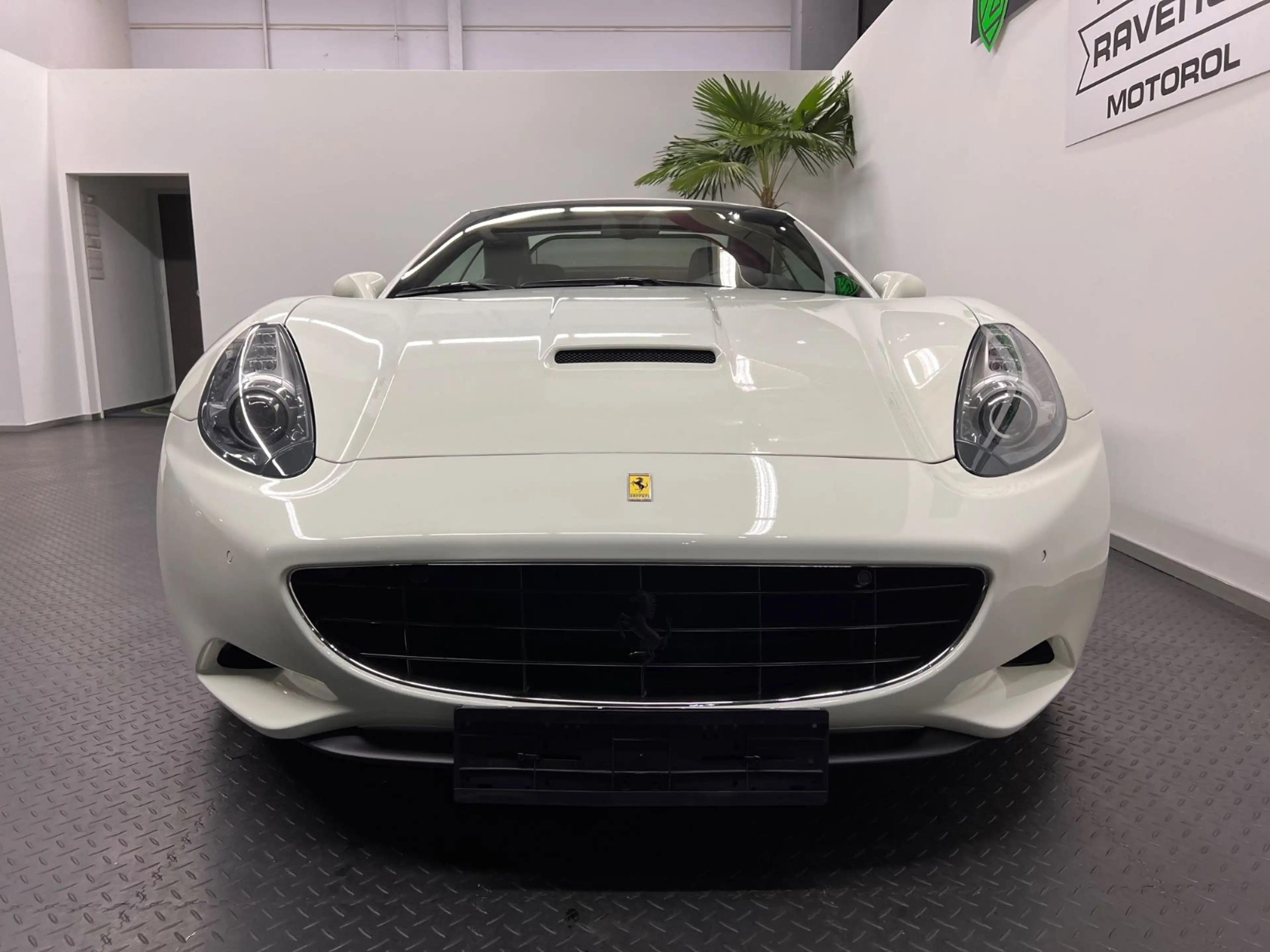 Ferrari California 4.3 V8 *KERAMIK*LEDER*NAVI*BI-XENON* — photo 14