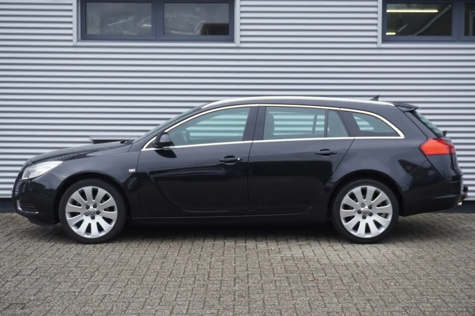 Opel Insignia Sports Tourer 1.6 Turbo Edition / Trekhaak / Deale Zwart - 2