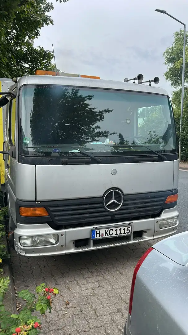 Mercedes-Benz 814 Atego Silber - 2