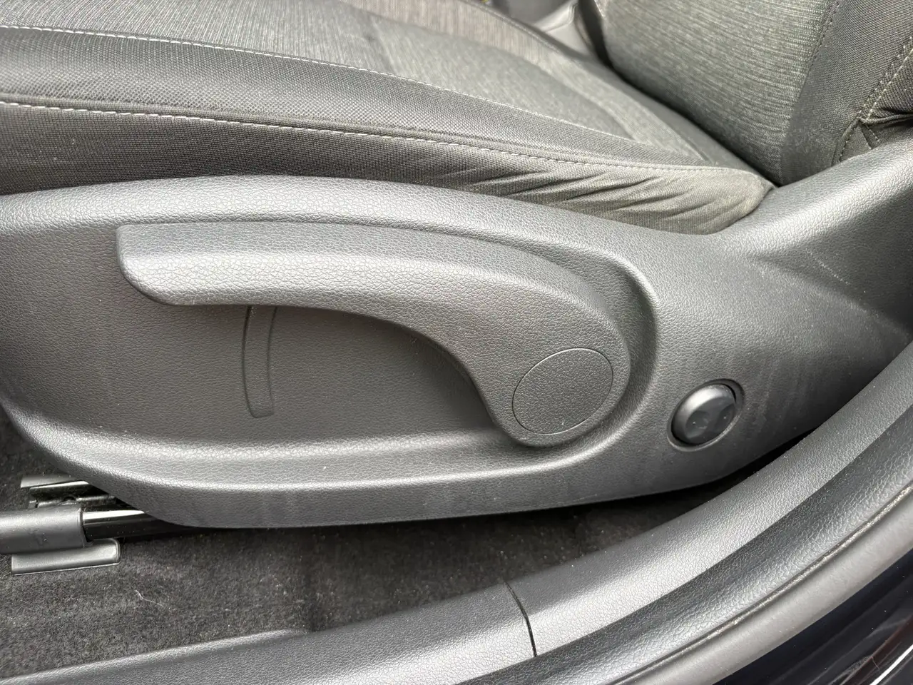 Hyundai Kona EV Premium 64 kWh, navi, cruise, camera, climate, миниатюра 4