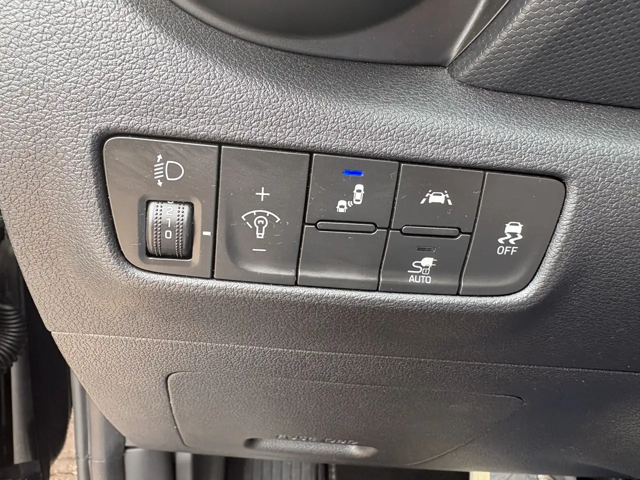 Hyundai Kona EV Premium 64 kWh, navi, cruise, camera, climate, миниатюра 17