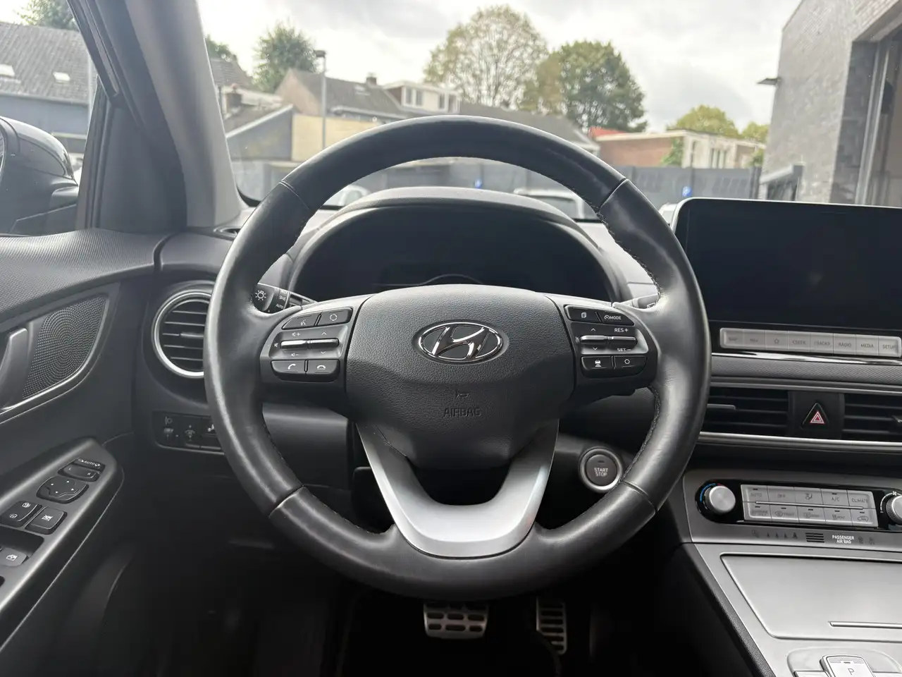 Hyundai Kona EV Premium 64 kWh, navi, cruise, camera, climate, миниатюра 2