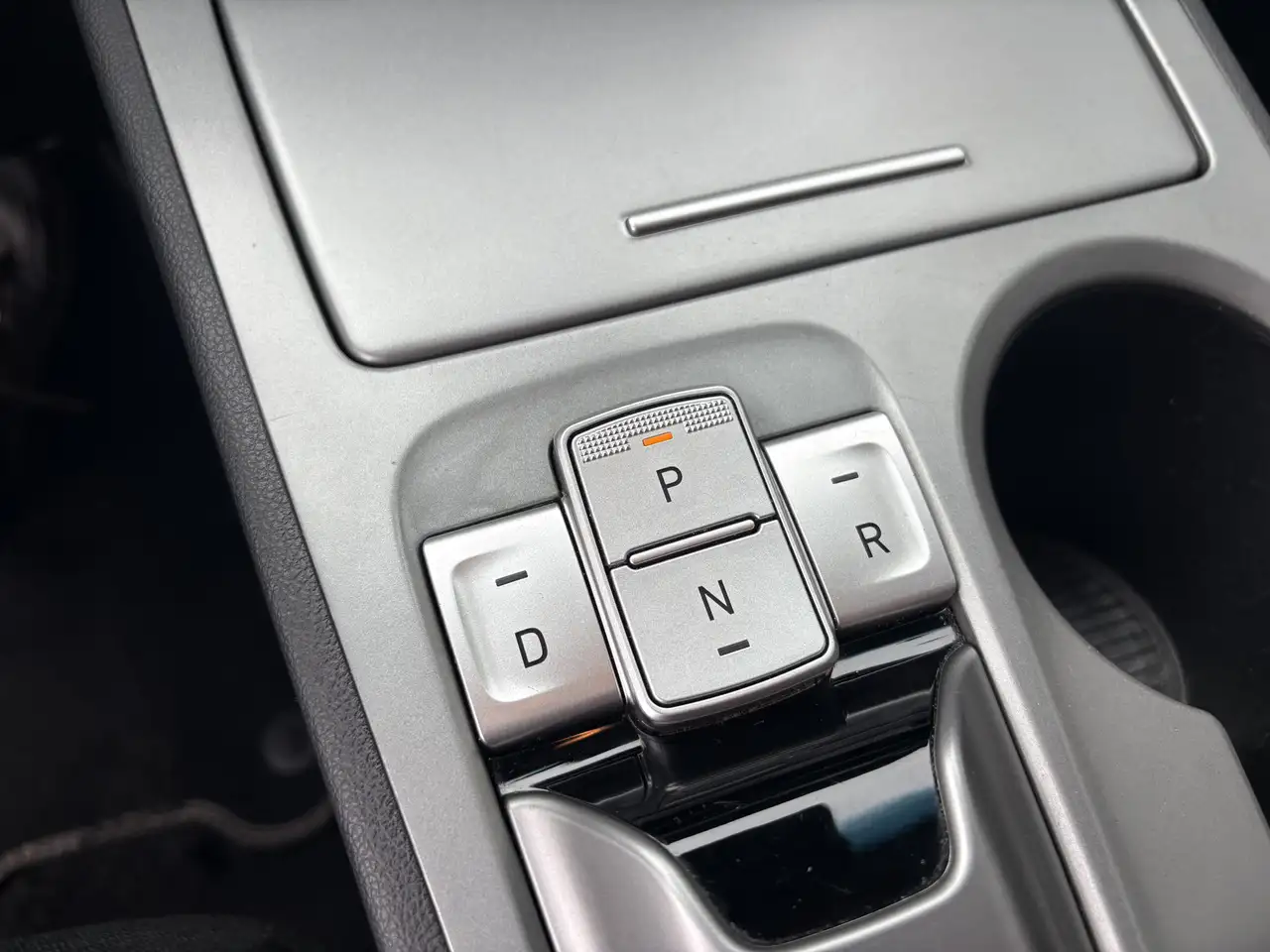 Hyundai Kona EV Premium 64 kWh, navi, cruise, camera, climate, миниатюра 14