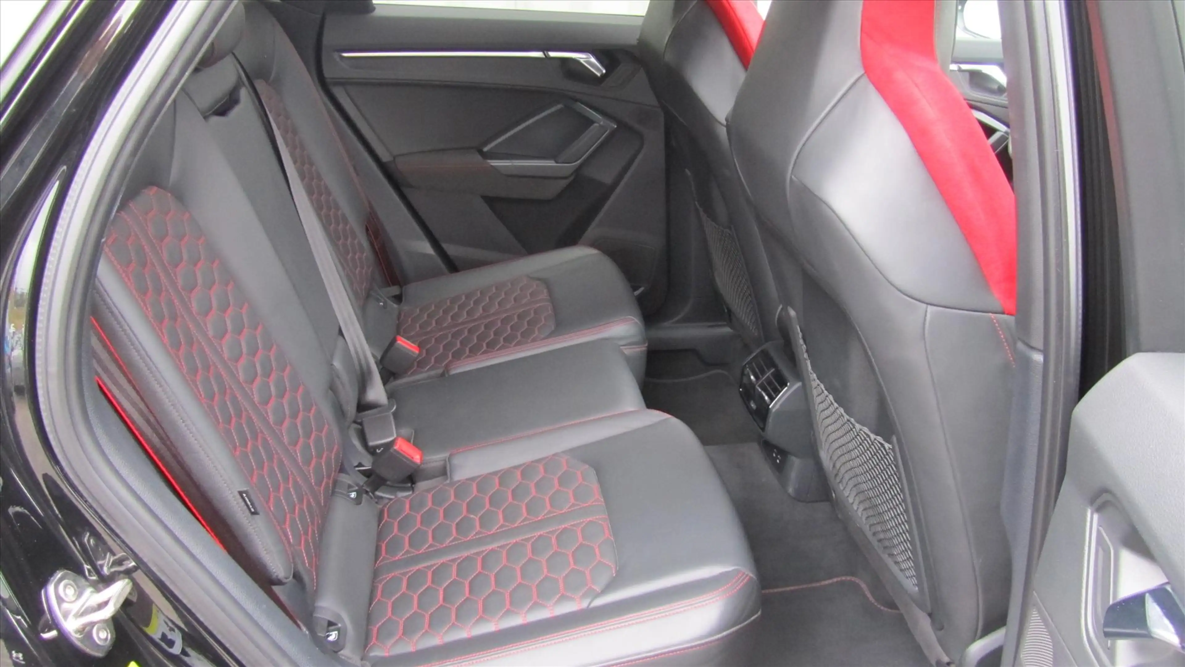 Audi RS Q3 400 pk Sportback — photo 14