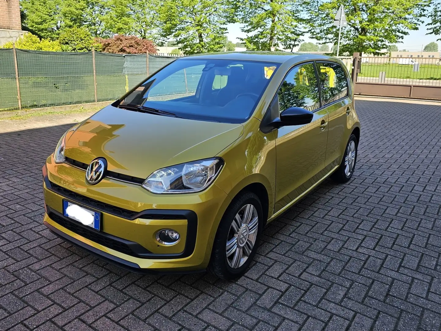 Volkswagen up! 5p 1.0 tsi High 90cv Gold - 1