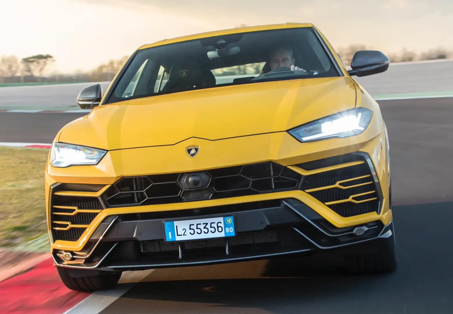 Lamborghini Urus 4.0 V8 Aut. Amarillo - 2