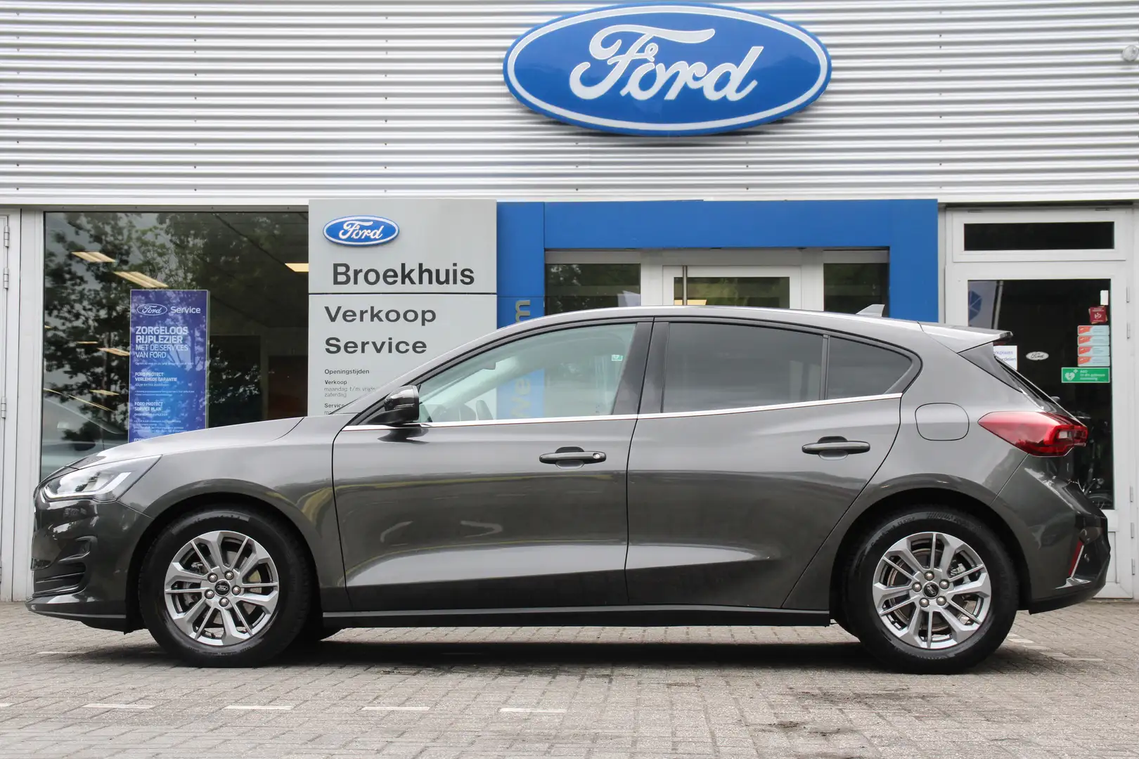 Ford Focus 1.0EB HYBRID TITANIUM | NL-AUTO! | 1 EIGENAAR! | G Grijs - 2