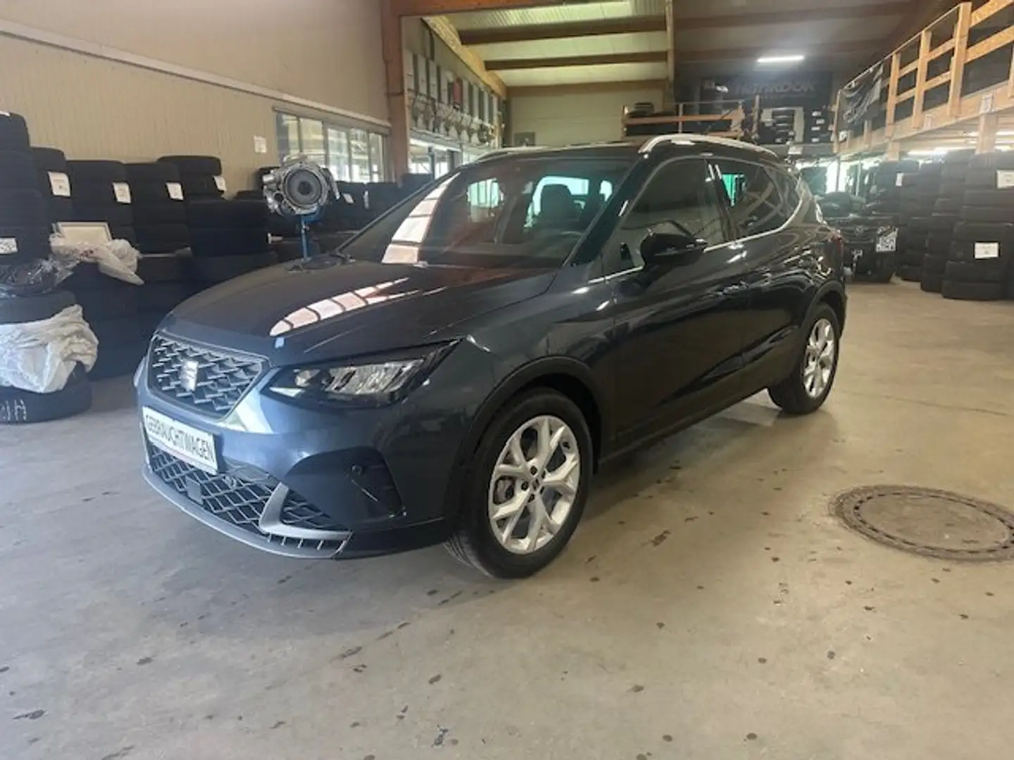 SEAT Arona FR Grau - 2