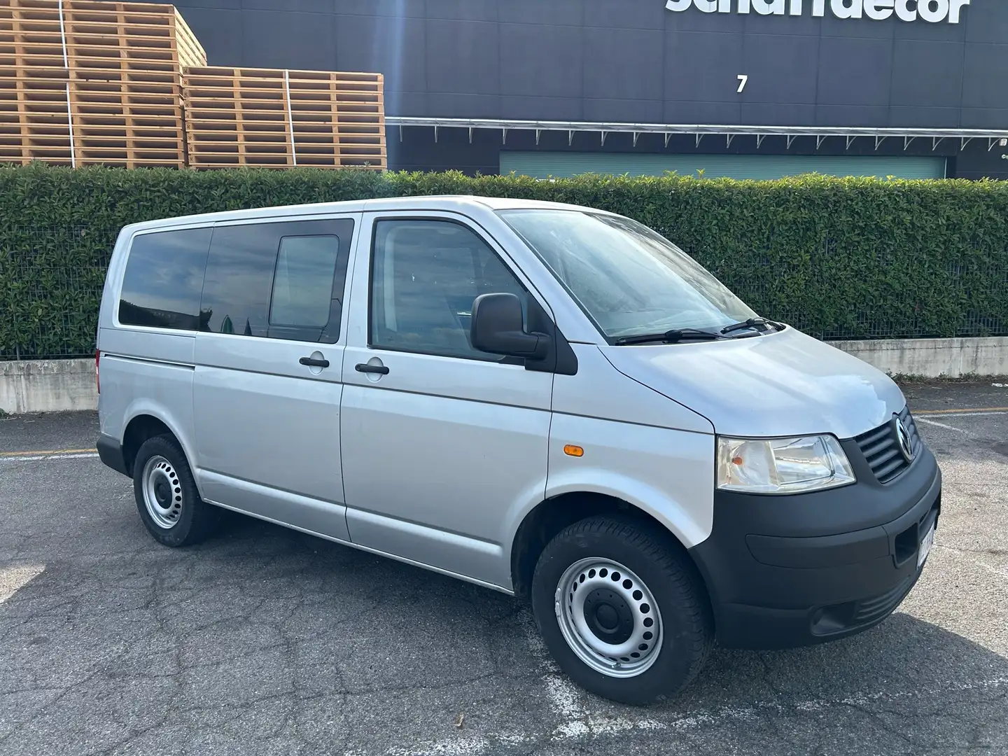 Volkswagen Transporter T5 2.5 Gümüş rengi - 1