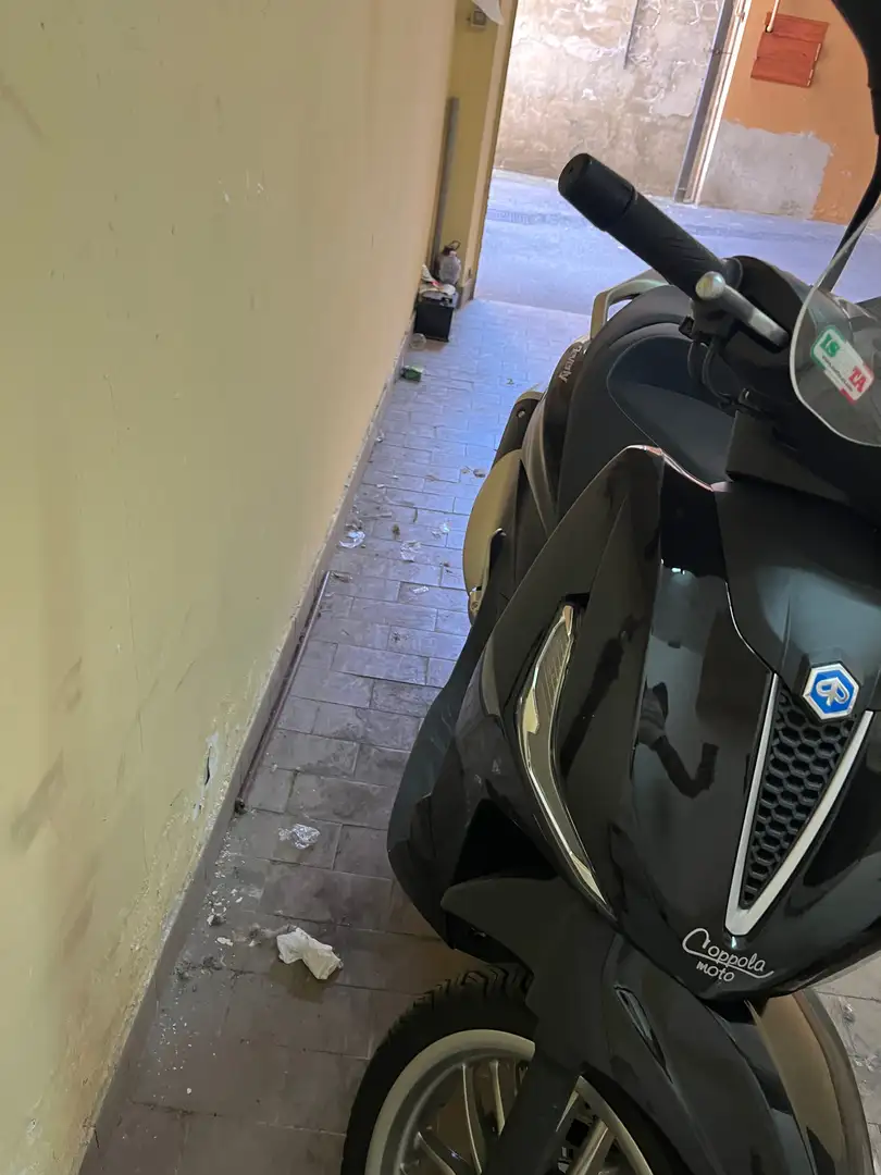 Piaggio Beverly 300 Nero - 2