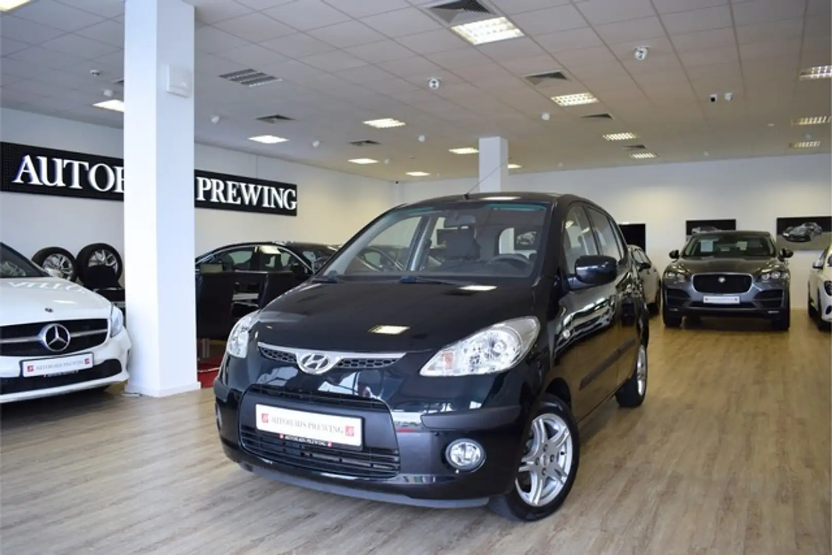 Hyundai i10 AUTOMATIK/PDC/KLIMA/1.BESITZ/SERVICE NEU Schwarz - 1
