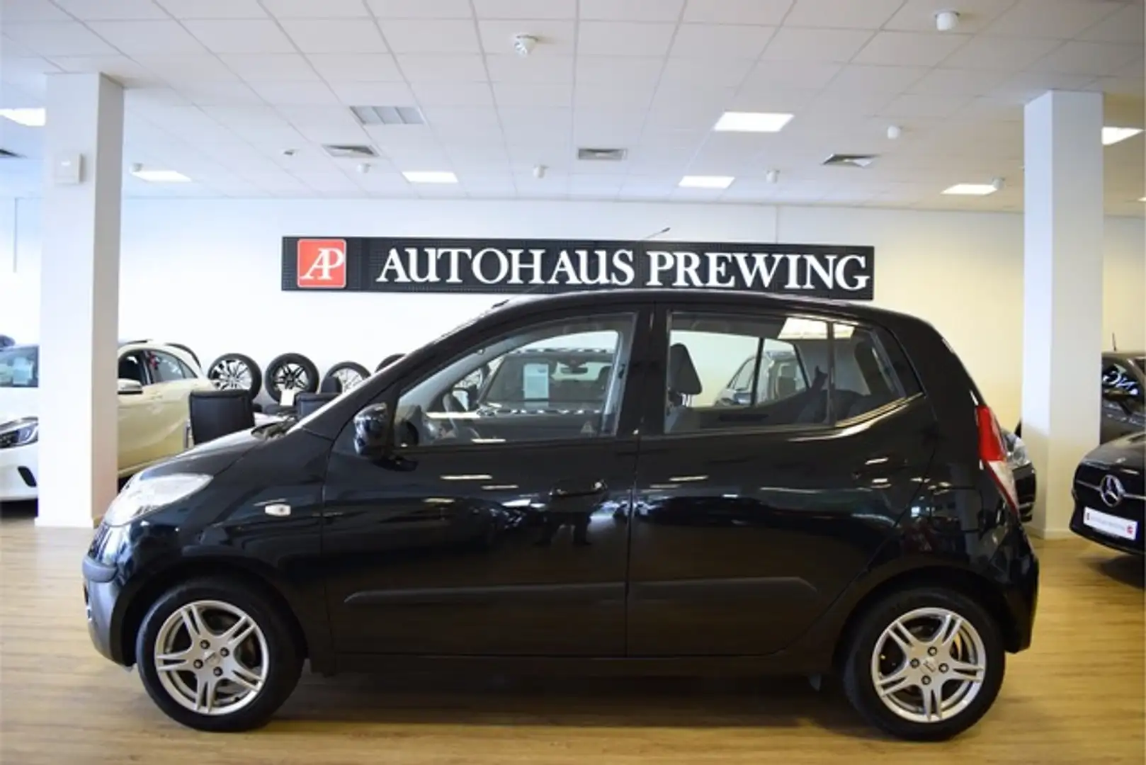 Hyundai i10 AUTOMATIK/PDC/KLIMA/1.BESITZ/SERVICE NEU Schwarz - 2
