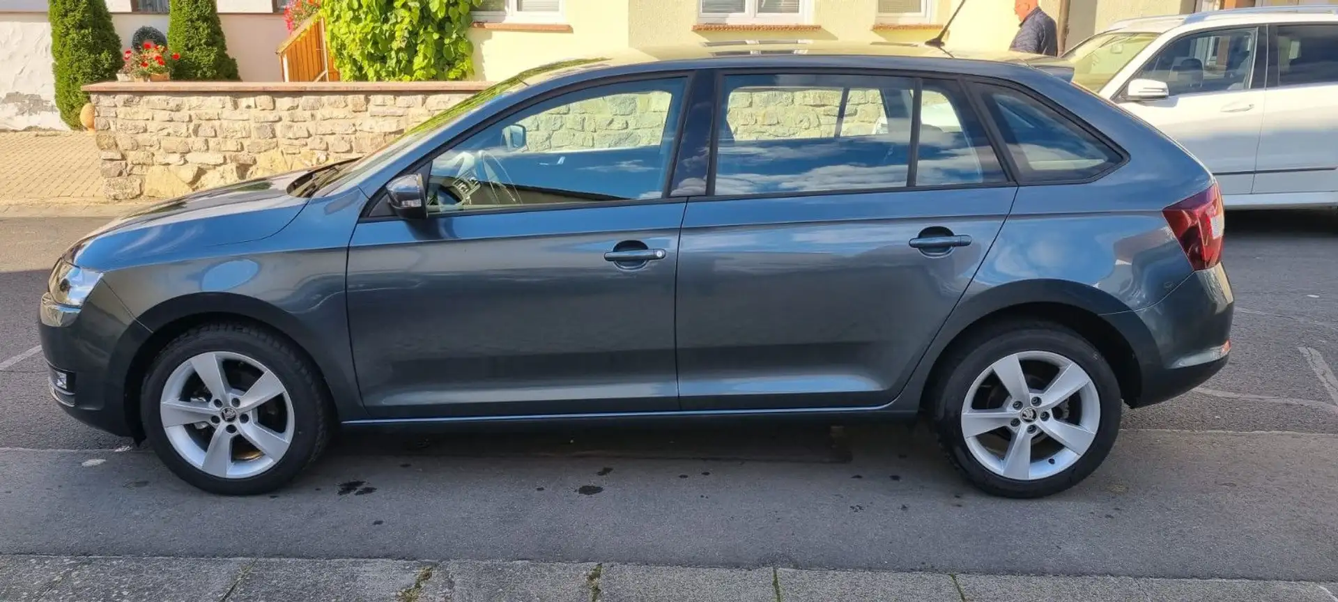Skoda Rapid/Spaceback Spaceback Cool Edition Gris - 2