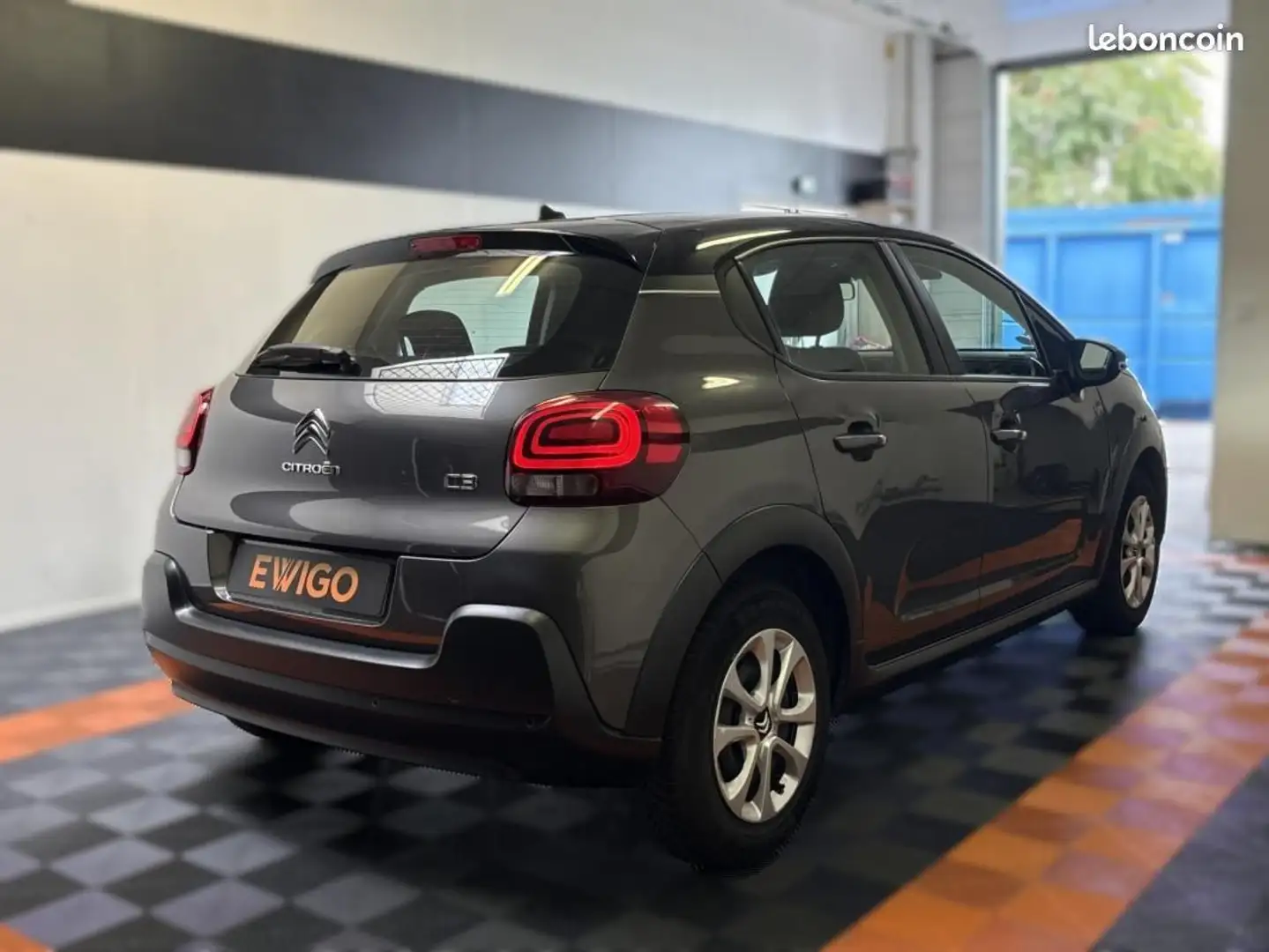 Citroen C3 Citroën GENERATION-III 1.2 PURETECH 80CH GRAPHIC 1ERE MAIN Grau - 2