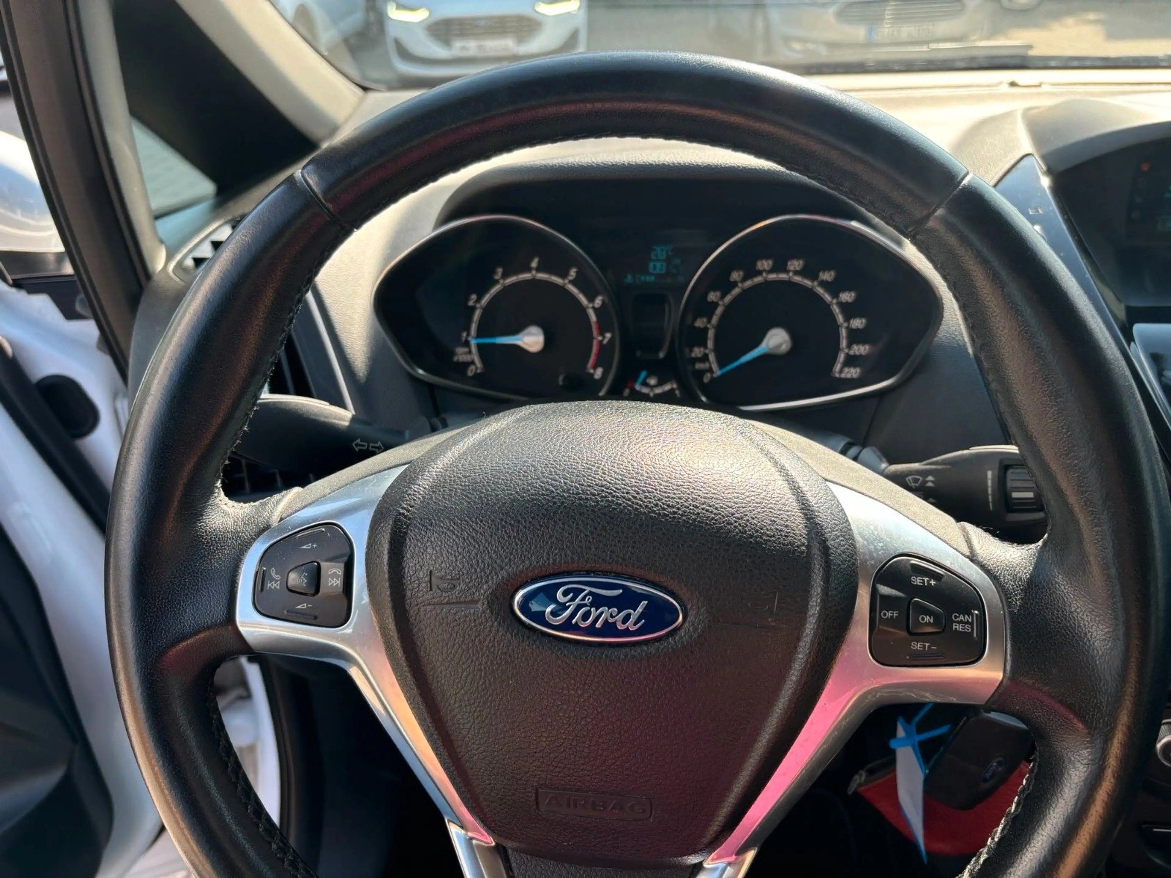 Ford B-Max 1.0 Titanium — photo 7
