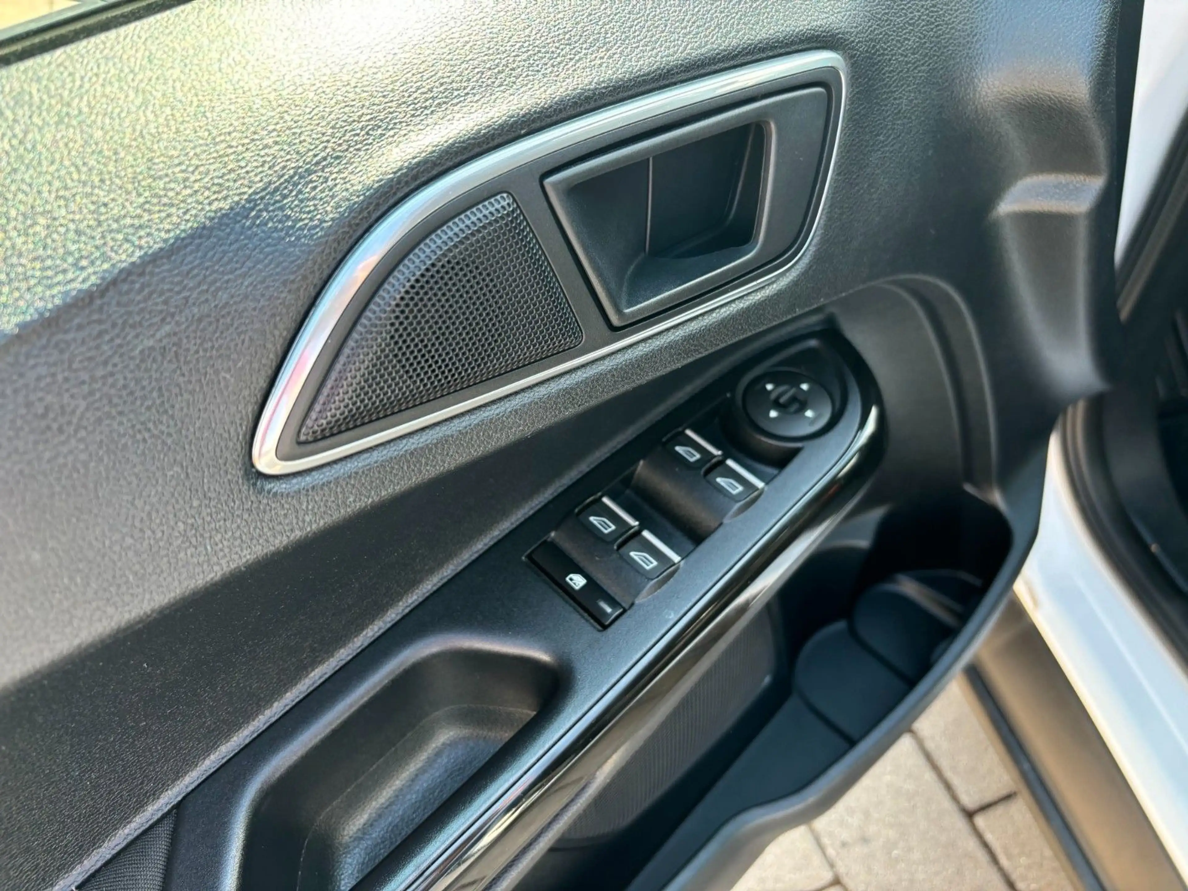 Ford B-Max 1.0 Titanium — photo 6