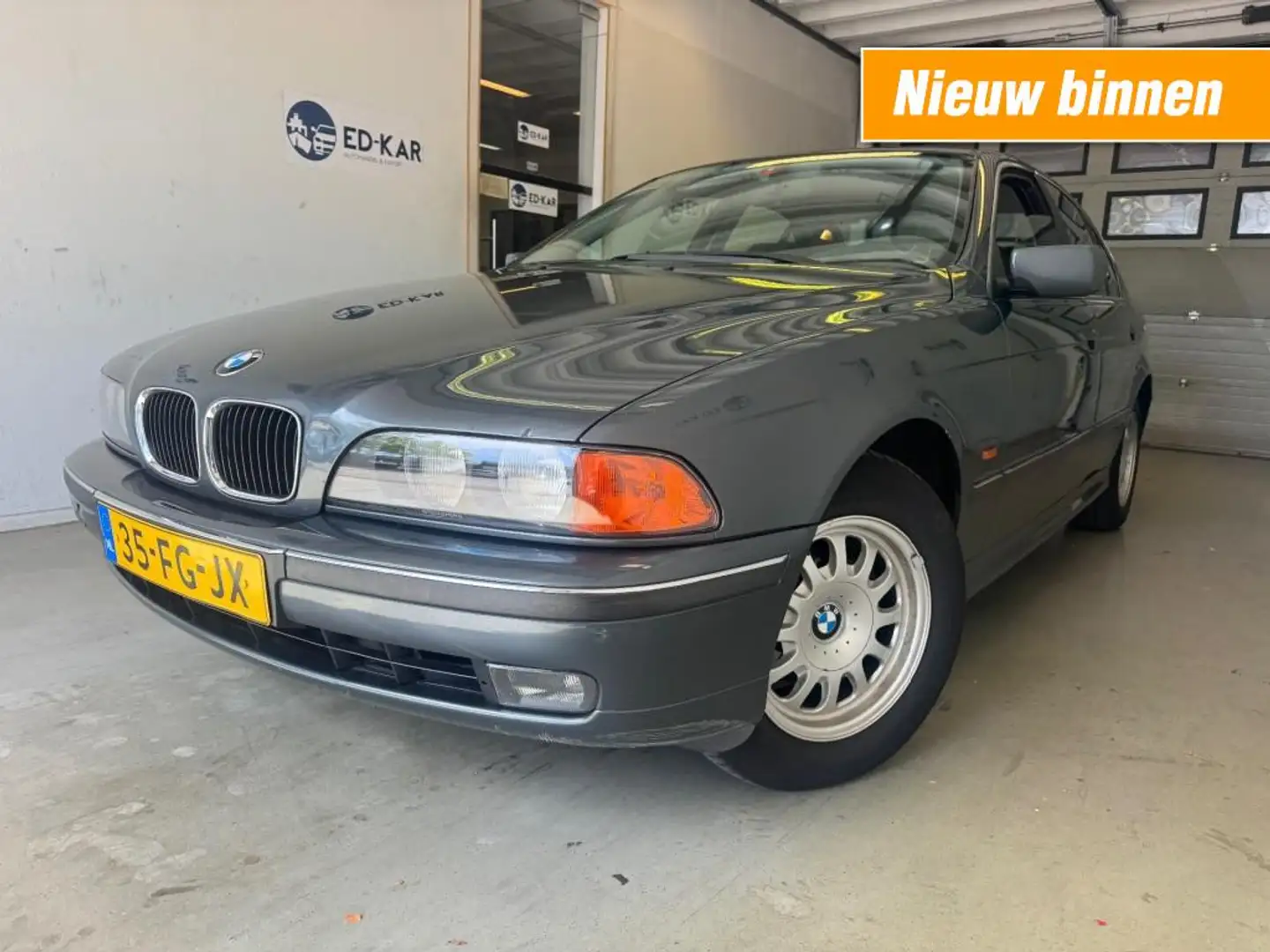 BMW 523 523i Executive AUT CLIMA PDC LMV HEEL NETTE AUTO N Gri - 1