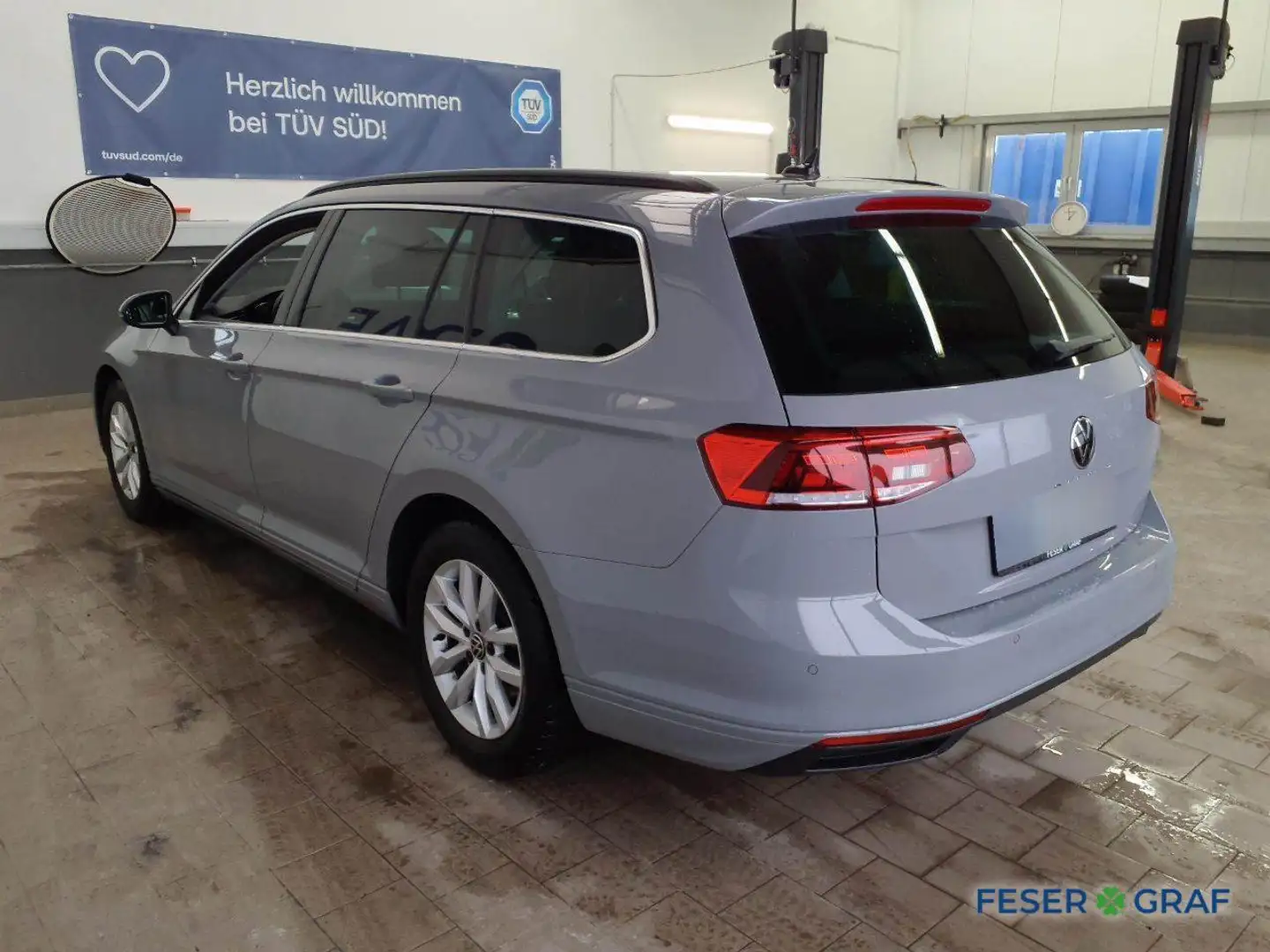 Volkswagen Passat Variant Business 1.5 TSI DSG AHK 360° Keyless Navi Grau - 2