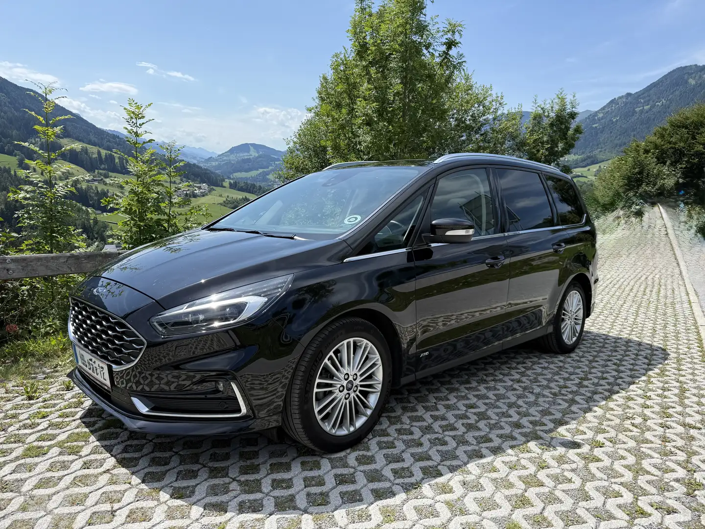 Ford Galaxy 2,0 EcoBlue SCR AWD Vignale Aut. GARANTIE ALLRAD. - 1