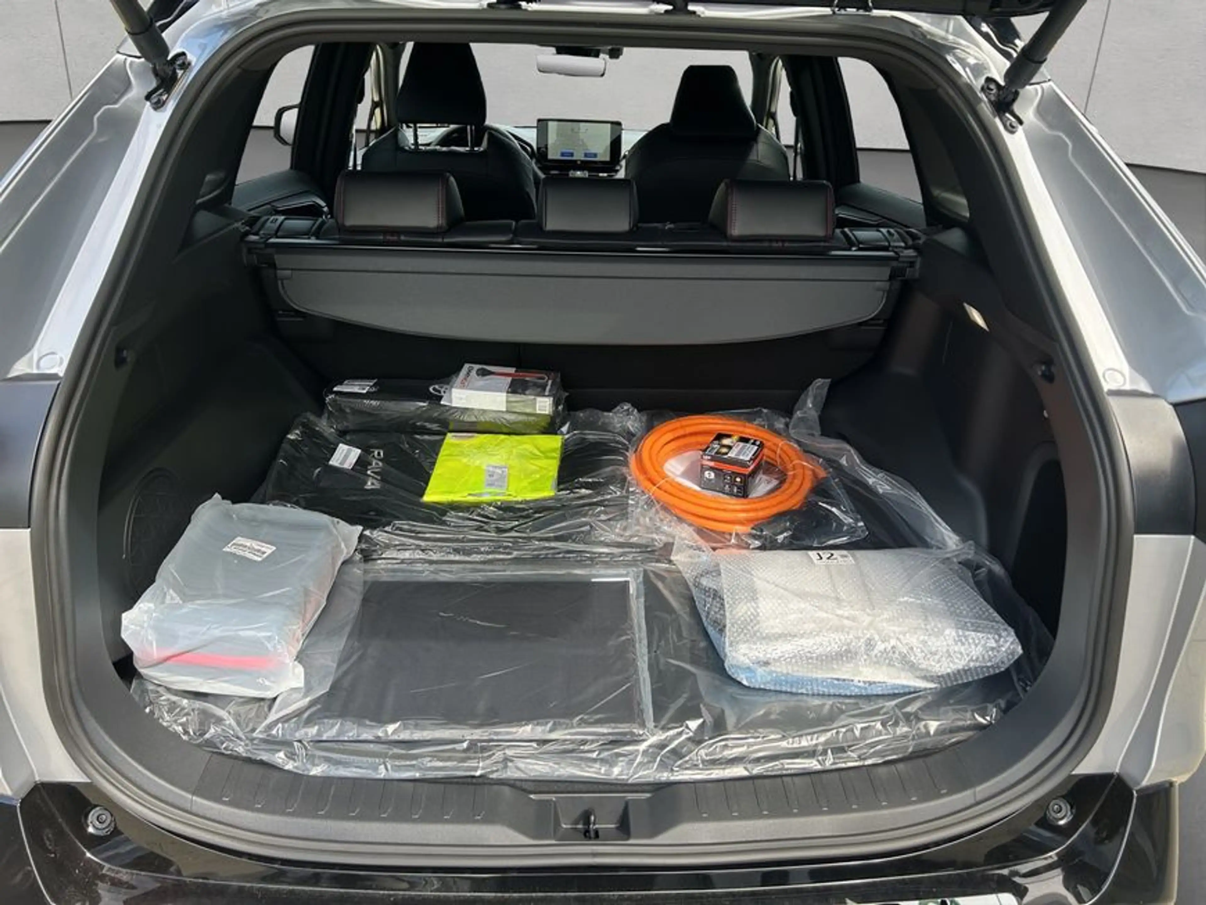 Toyota Plug-in-Hybrid Style inkl. AHK — photo 4