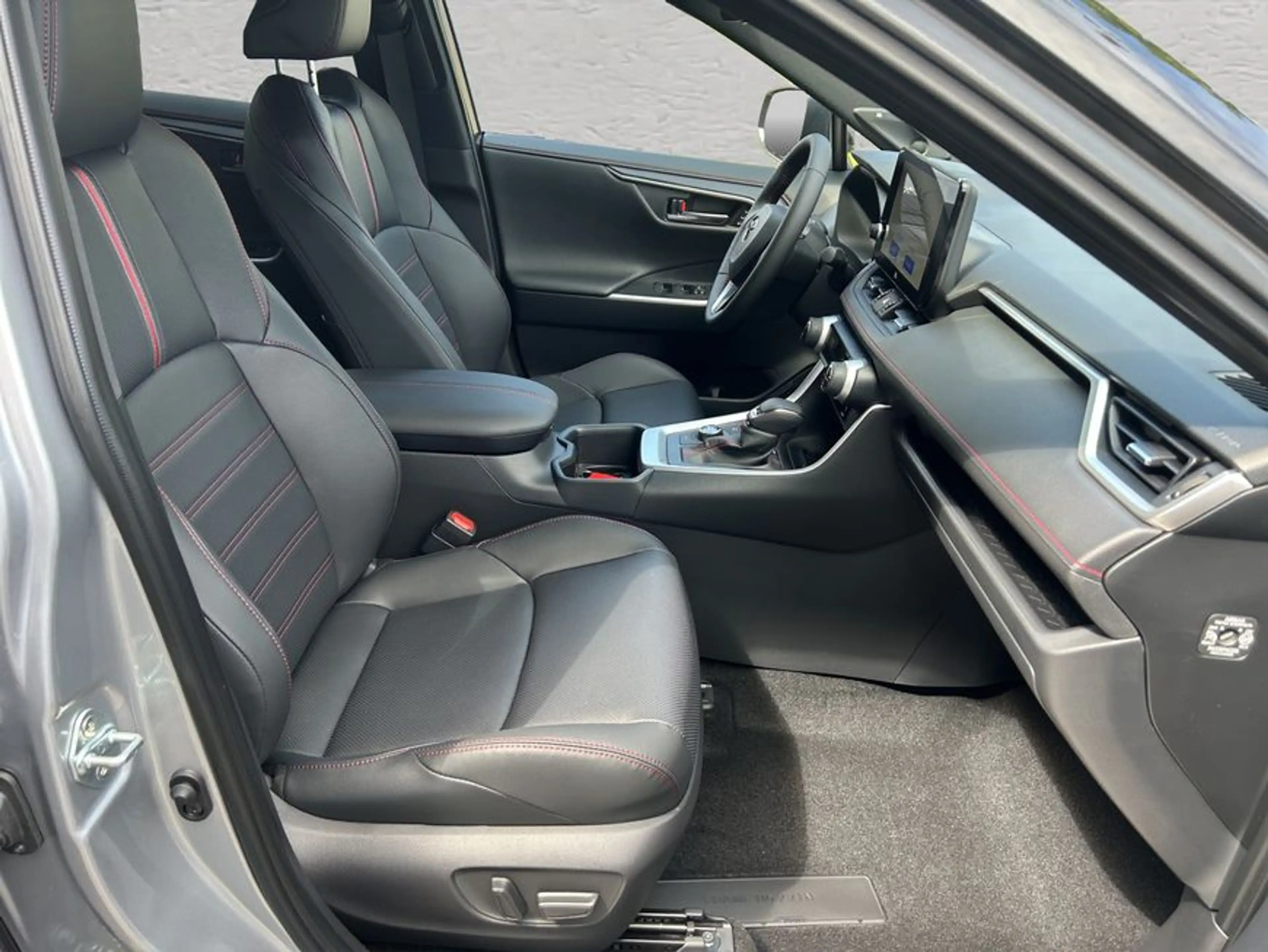 Toyota Plug-in-Hybrid Style inkl. AHK — photo 14