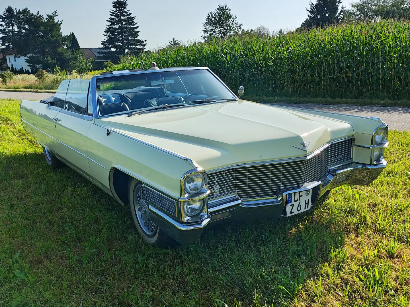 Cadillac Deville - 2