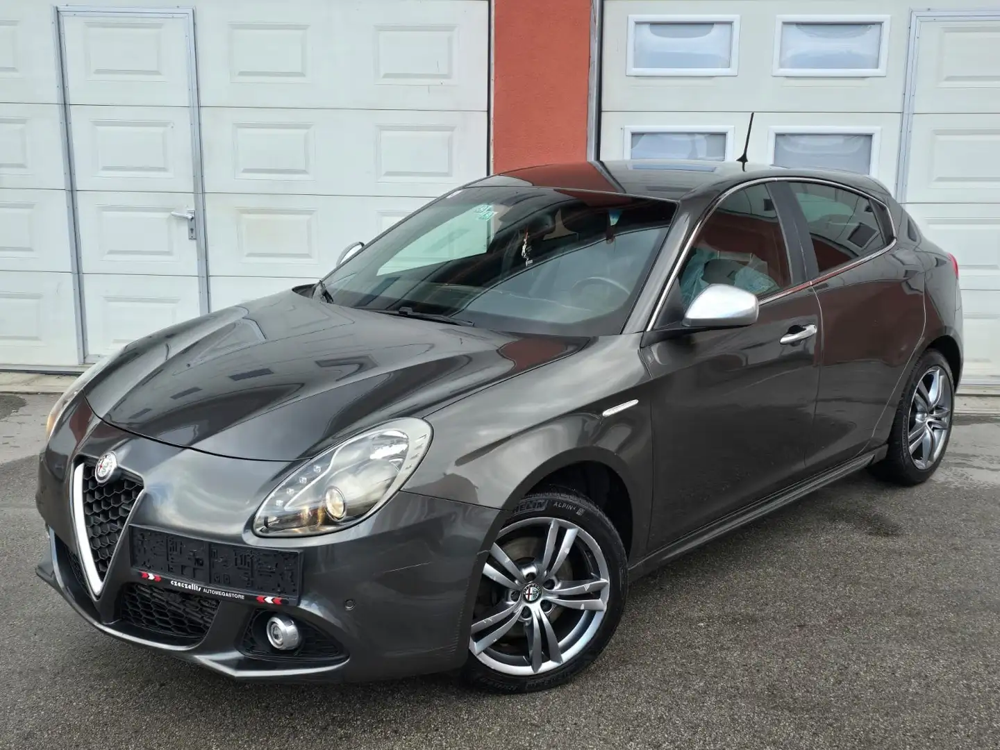 Alfa Romeo Giulietta Exclusive 2,0 JTDM-2 * Pickerl NEU * Gris - 1