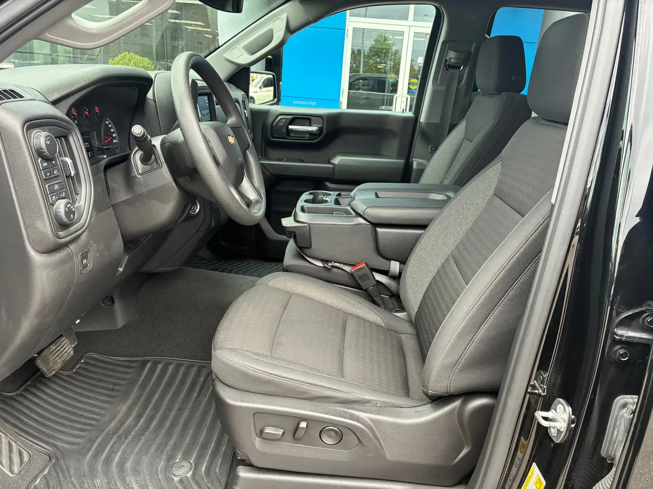 Chevrolet Silverado 1500 снимка Chevrolet Silverado 1500