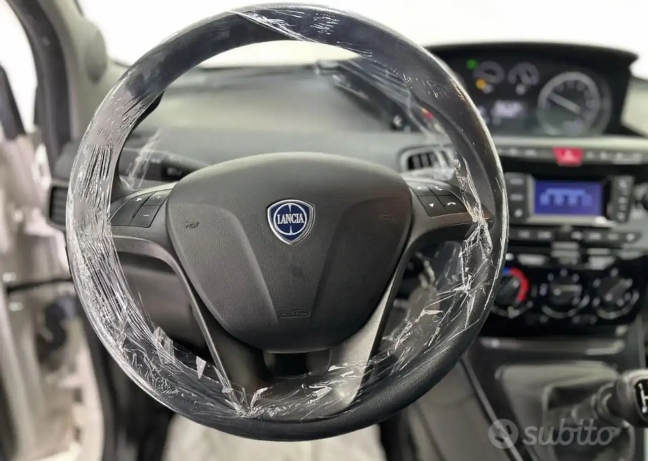 Lancia Ypsilon 2022 — фото 8