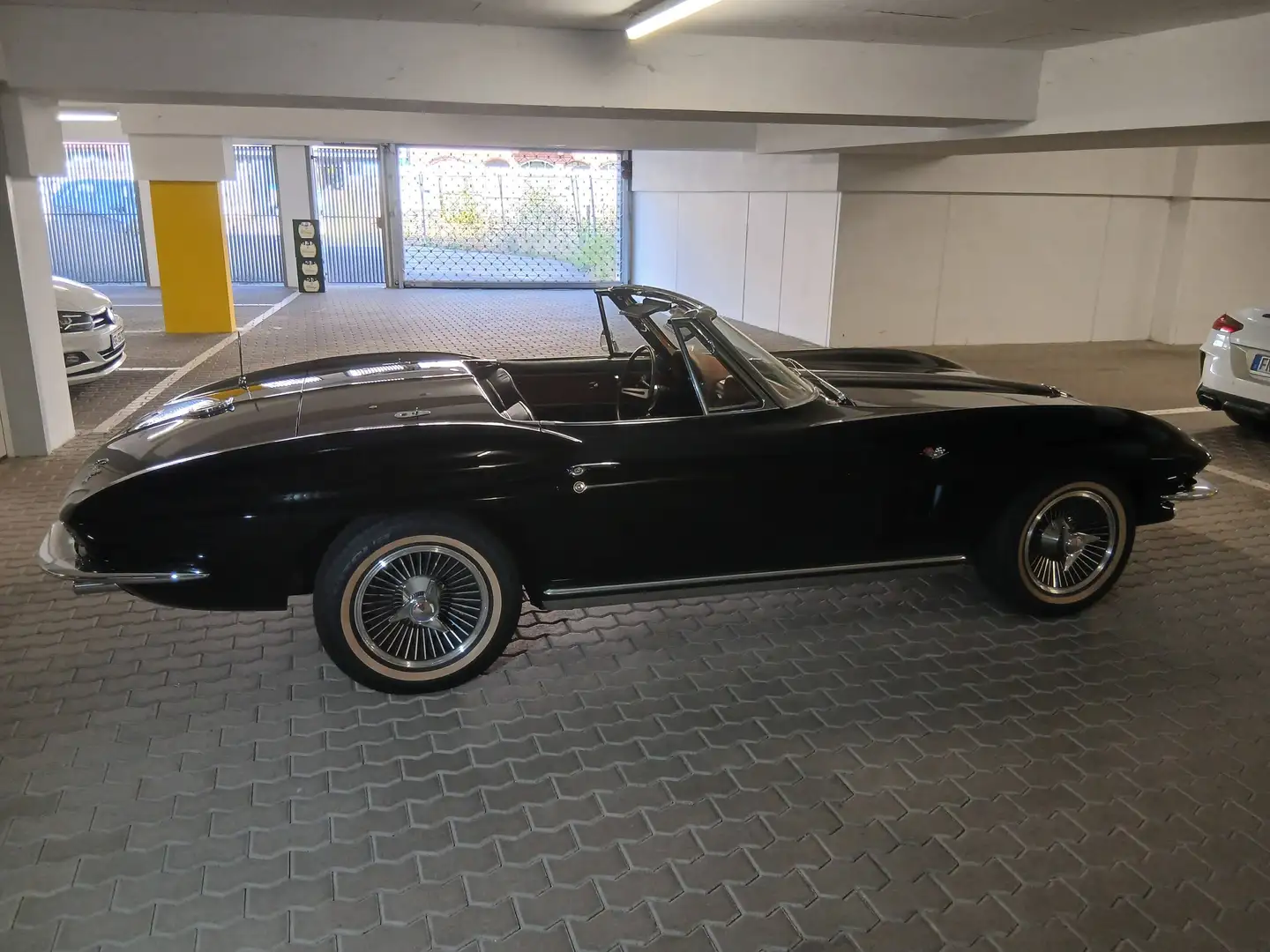 Corvette C2 StingRay Cabrio Schwarz - 2