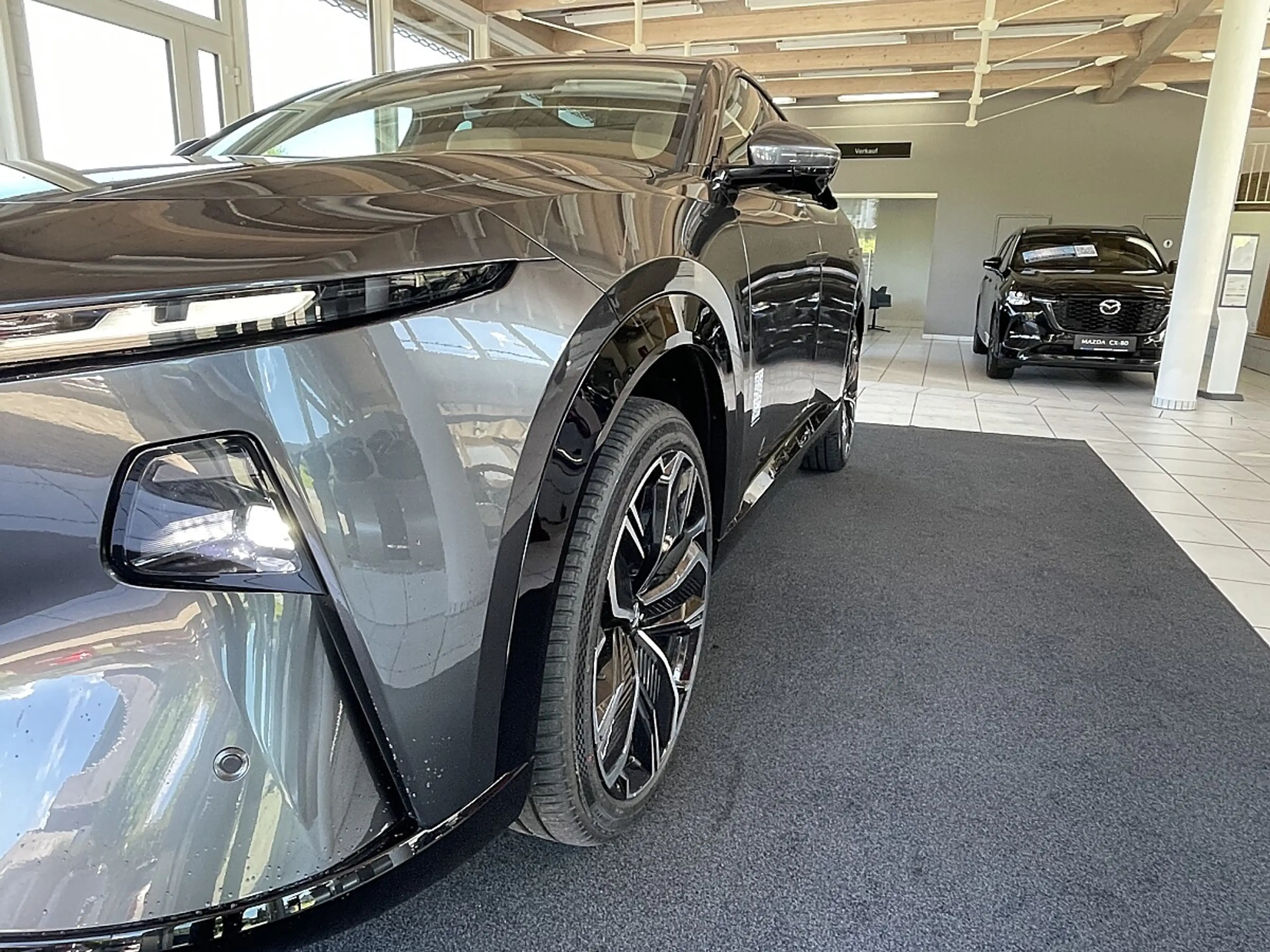Mazda CX-6e Mazda CX-6e 78kWh Takumi — photo 8