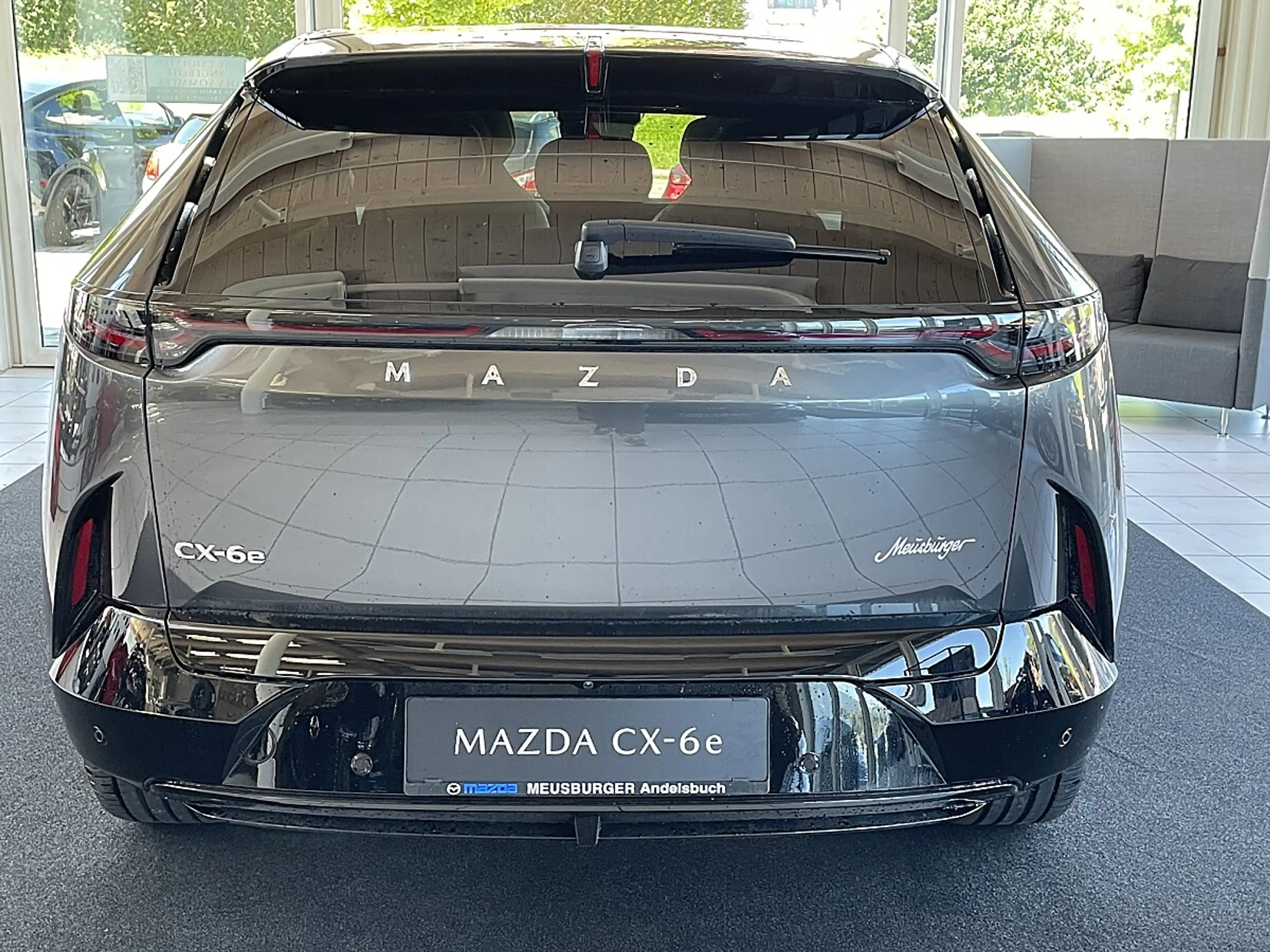 Mazda CX-6e Mazda CX-6e 78kWh Takumi — photo 5